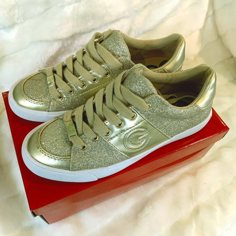 GUESS - Gold Glitter Sneakers!